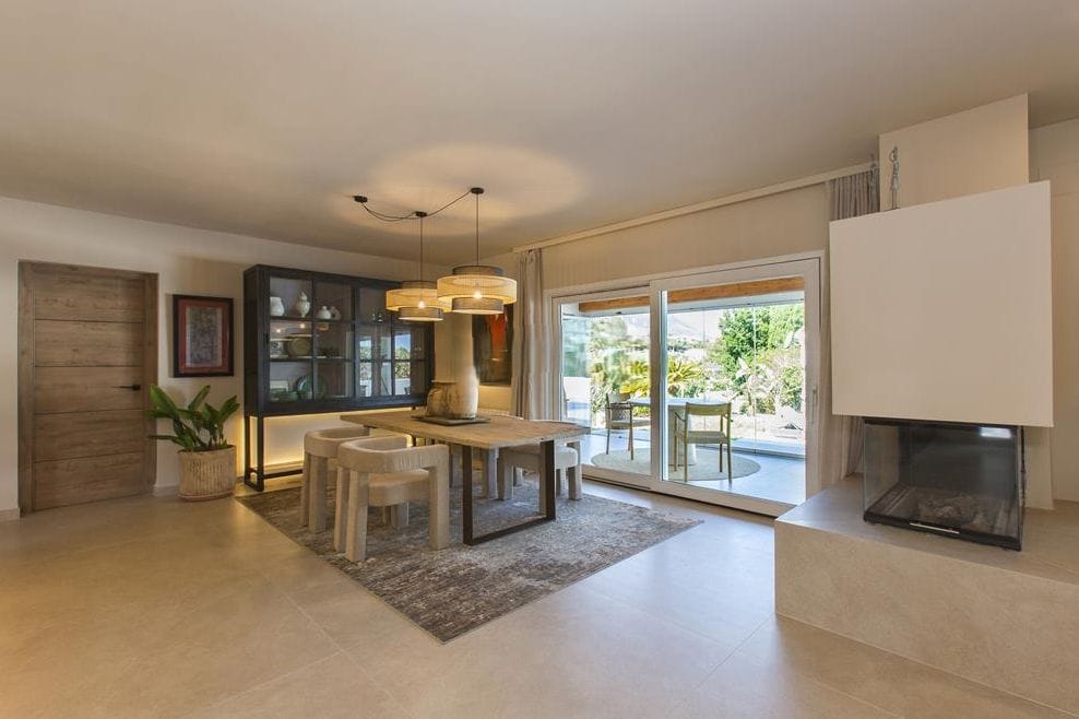 Villa zum Verkauf mit 4 Schlafzimmern und Pool in Denia, Alicante