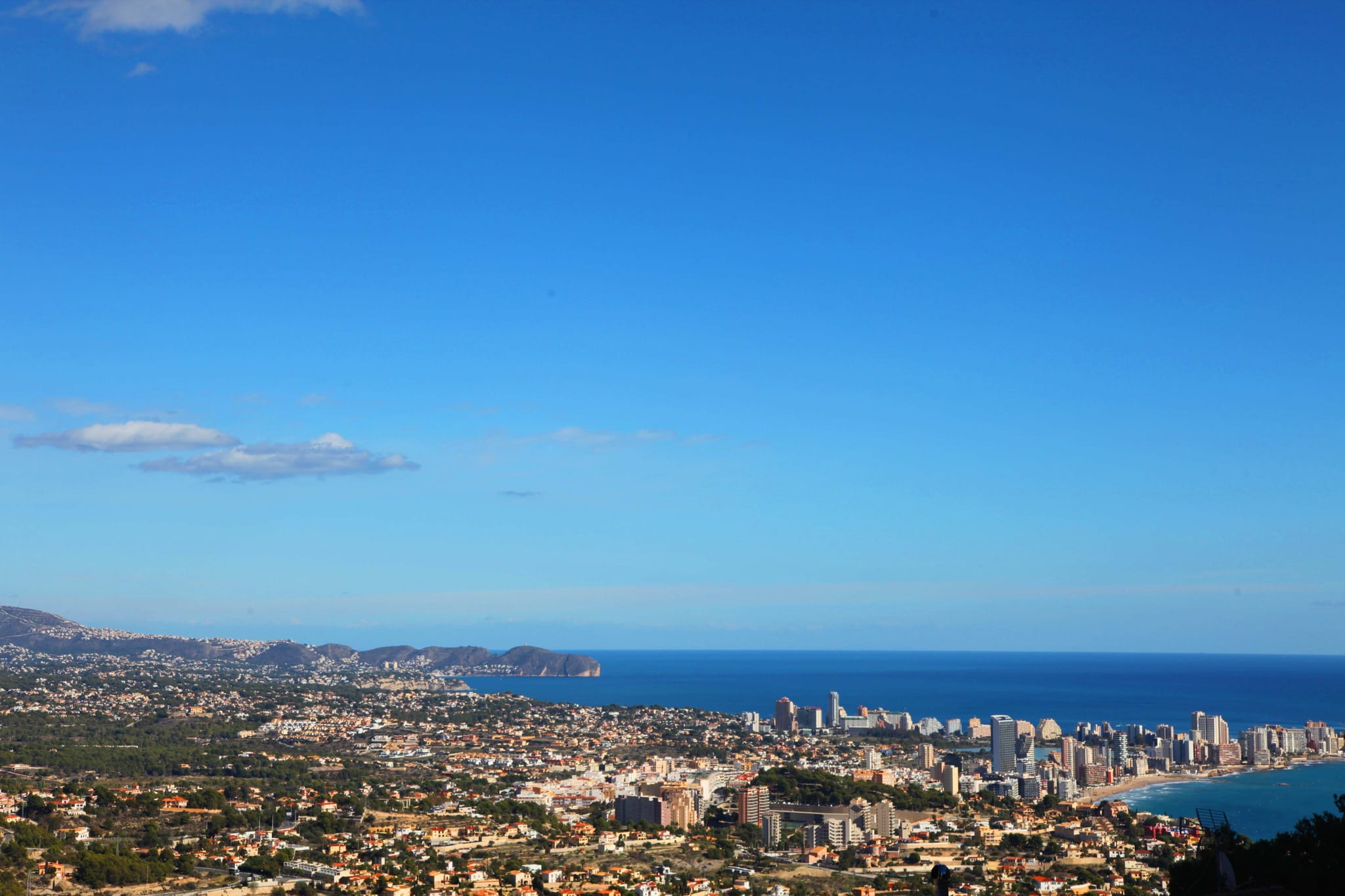 PARCELA EN CALPE CON VISTAS ABIERTAS