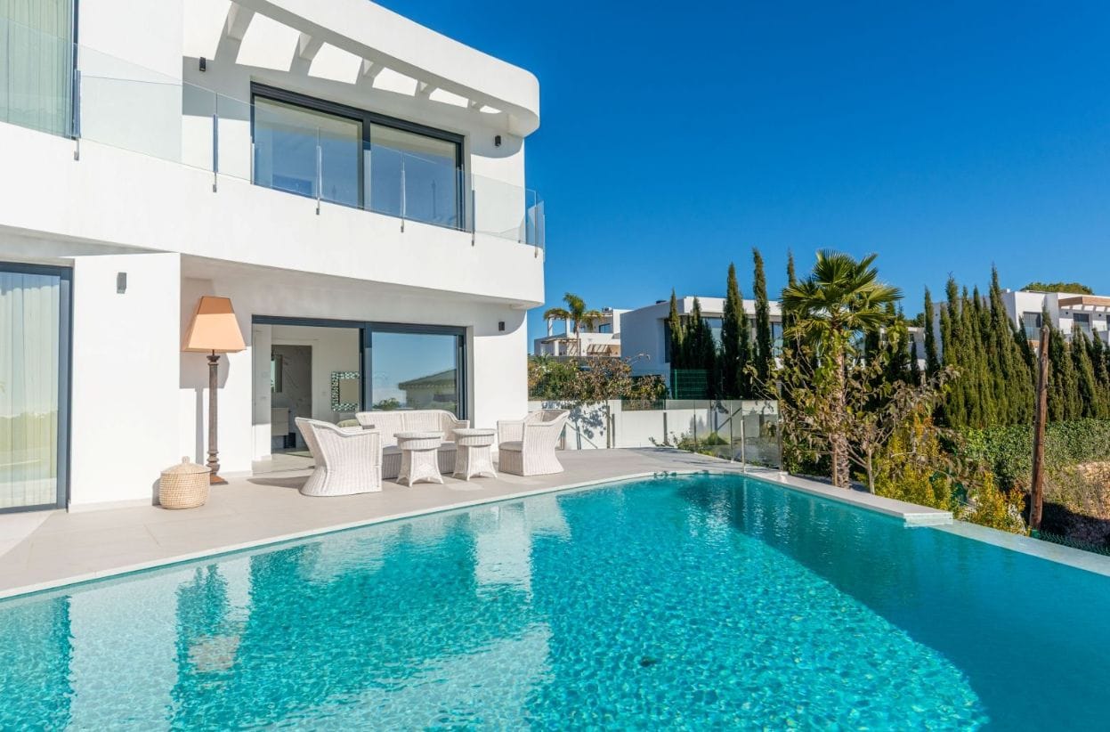 Espectacular villa de nueva construcción con vistas panorámicas al mar en Moraira