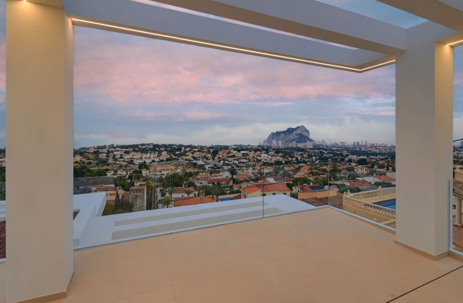 Chalet Nueva construcción vistas al mar en Calpe