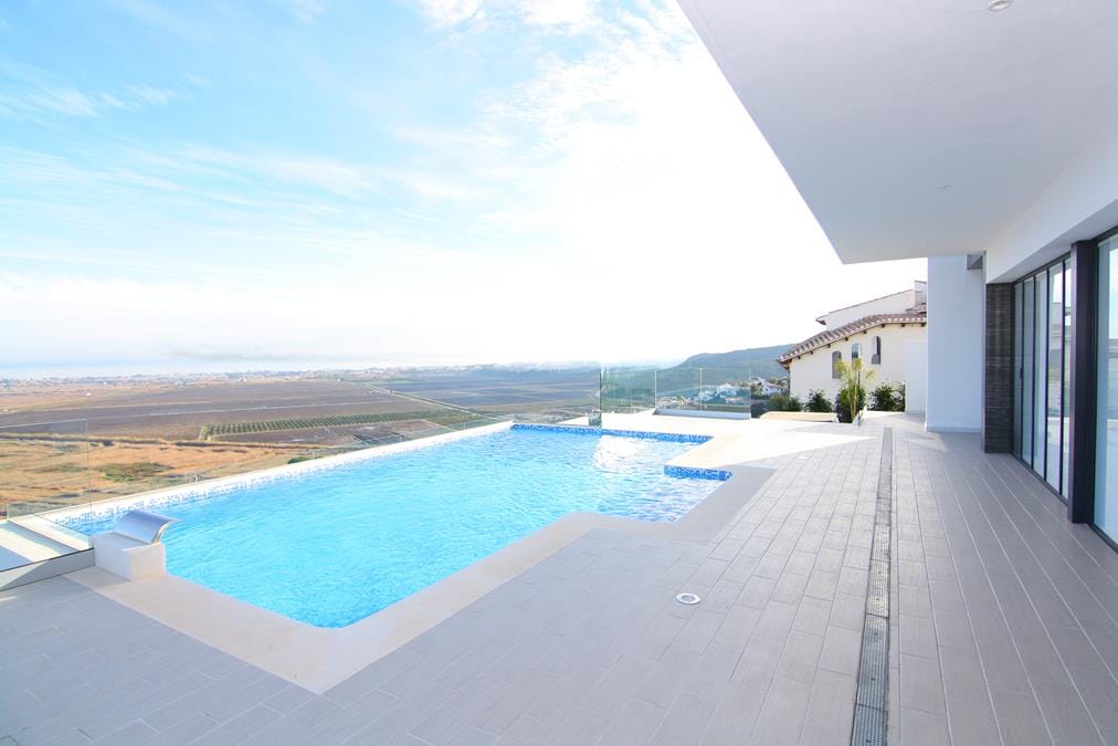 Impresionante villa de nueva construcción en venta con vistas al mar