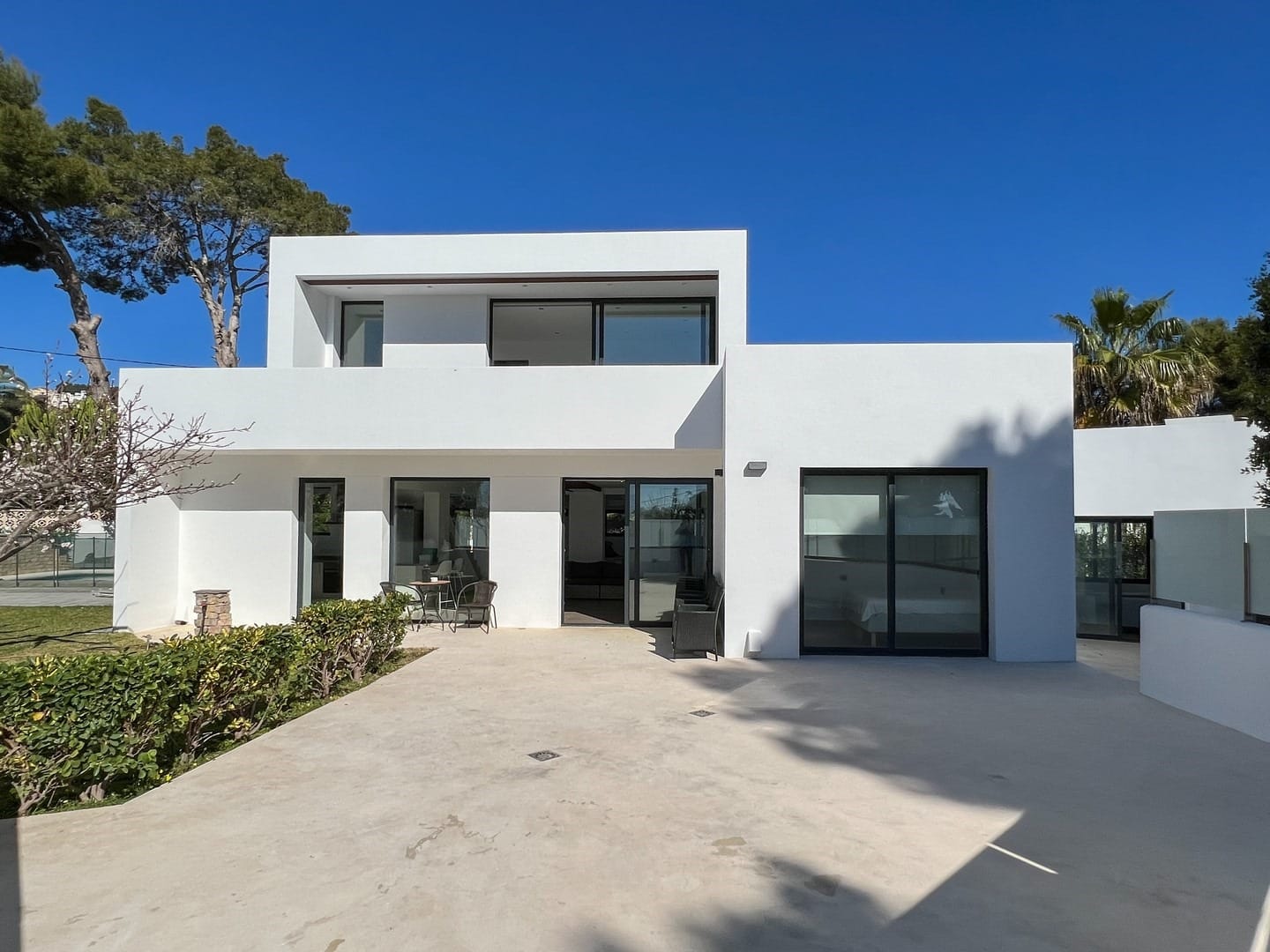 VILLA MODERNE EXCLUSIVE À VENDRE À MORAIRA