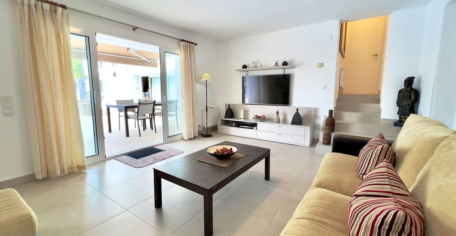 Villa de 5 dormitorios y piscina en Teulada, Alicante