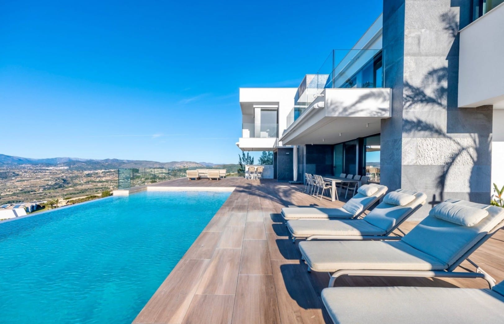 Luxe villa in Moraira met panoramisch uitzicht op zee