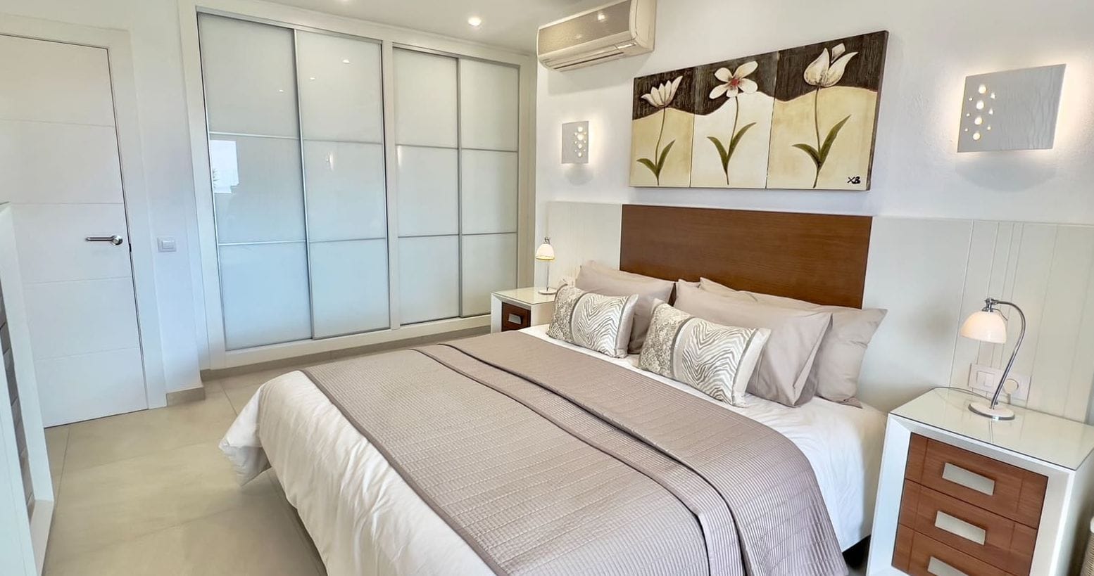 Villa de 5 dormitorios y piscina en Teulada, Alicante