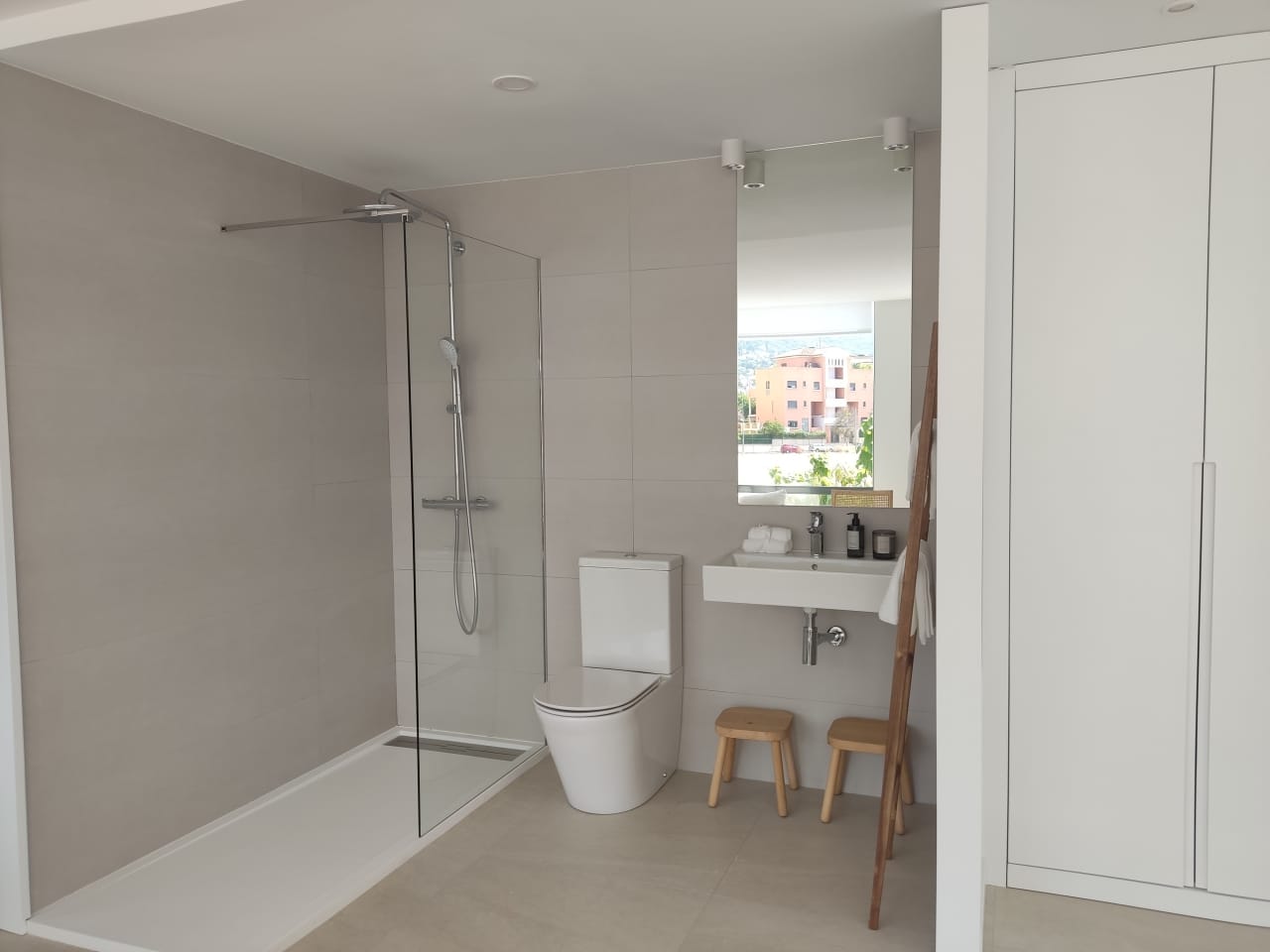 Apartamento de lujo con gran jardin en venta en Denia a 100m de la playa