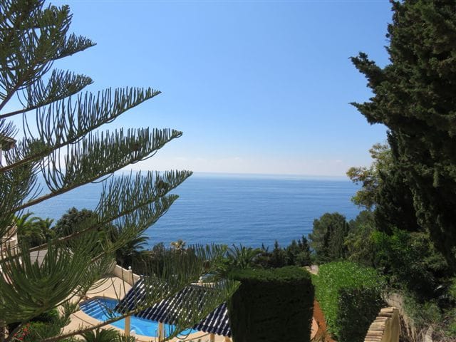 CHALET EN BENISSA 1ª LINEA
