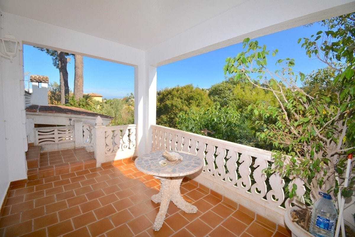 Villa en venta en Denia zona montgo