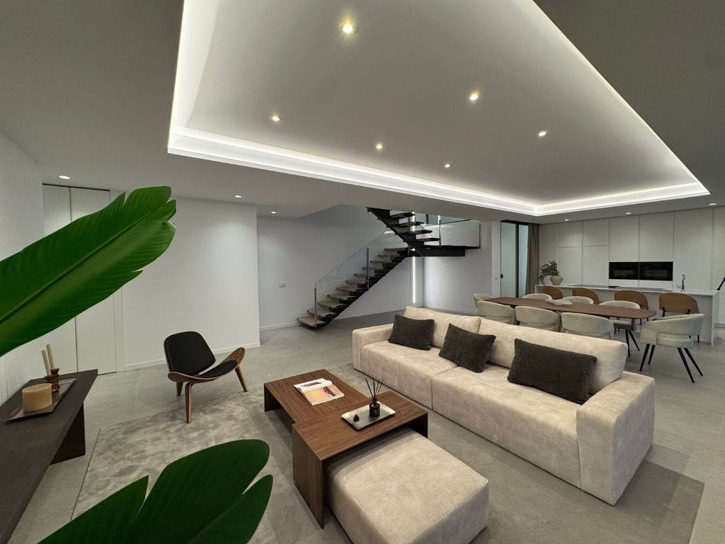 Villa en venta con 4 dormitorios y piscina en Altea