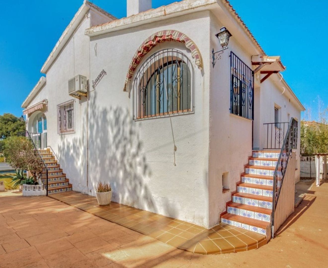 Klassische Villa in Las Rotas, Dénia