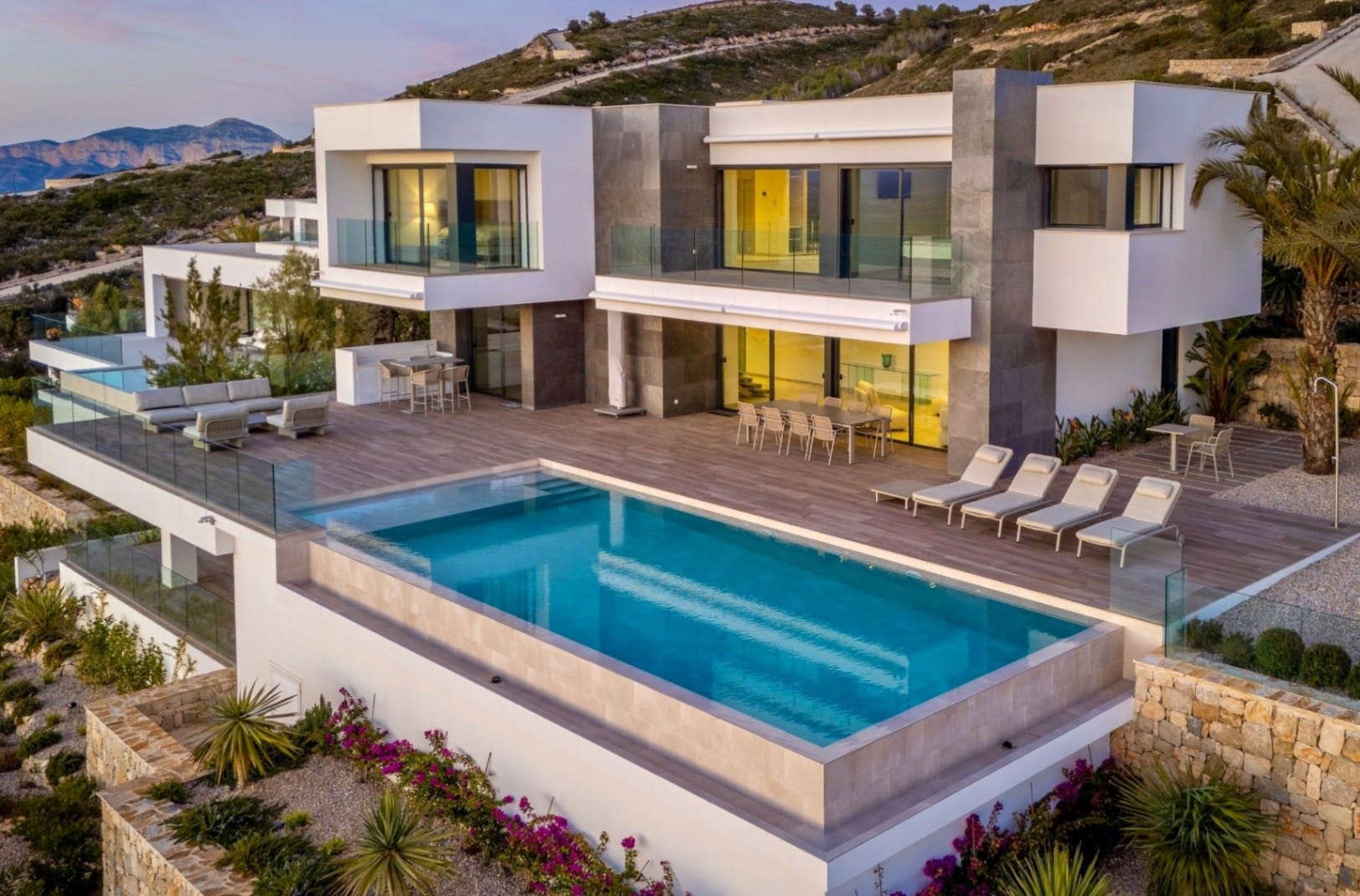 Luxe villa in Moraira met panoramisch uitzicht op zee