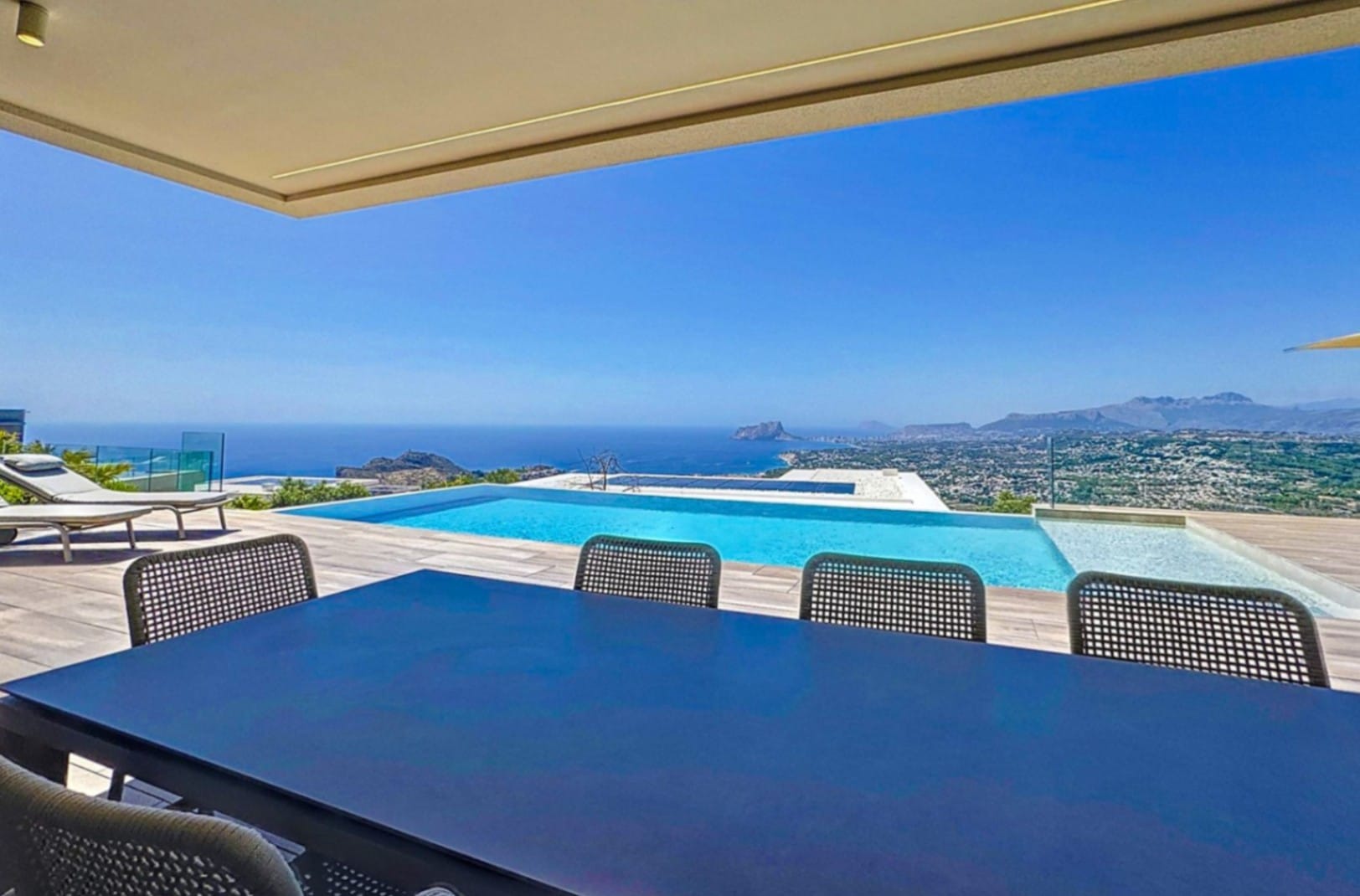 Luxe villa in Moraira met panoramisch uitzicht op zee