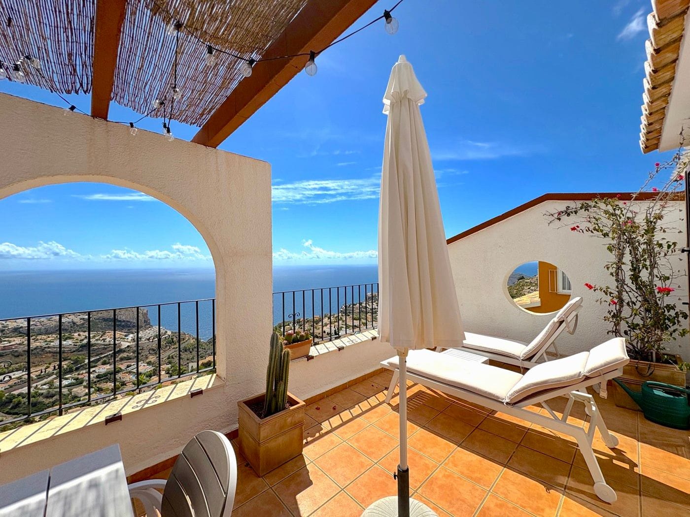 Apartamento dúplex con vistas infinitas al mar...