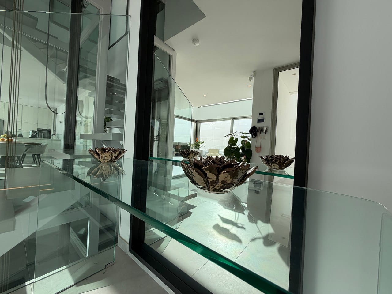 Espectacular villa de lujo con vistas al mar en Moraira, terrazas panorámicas, piscina infinity y azotea wellness