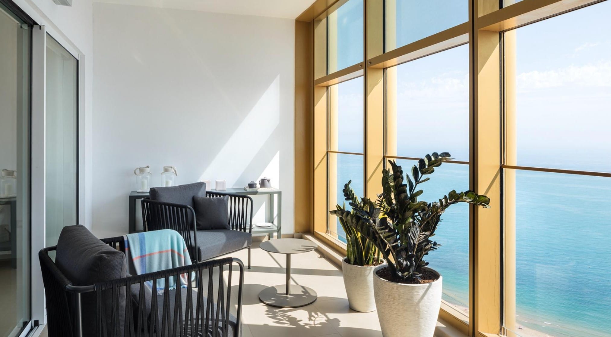 CBHN0632 - Exclusivo Apartamento de 2 Habitaciones en la Planta 27, Benidorm