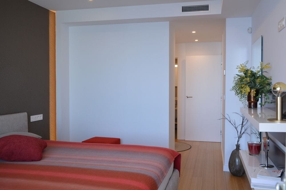 Precioso Apartamento de lujo que disfruta de la espectacularidad de las vistas al mar.-