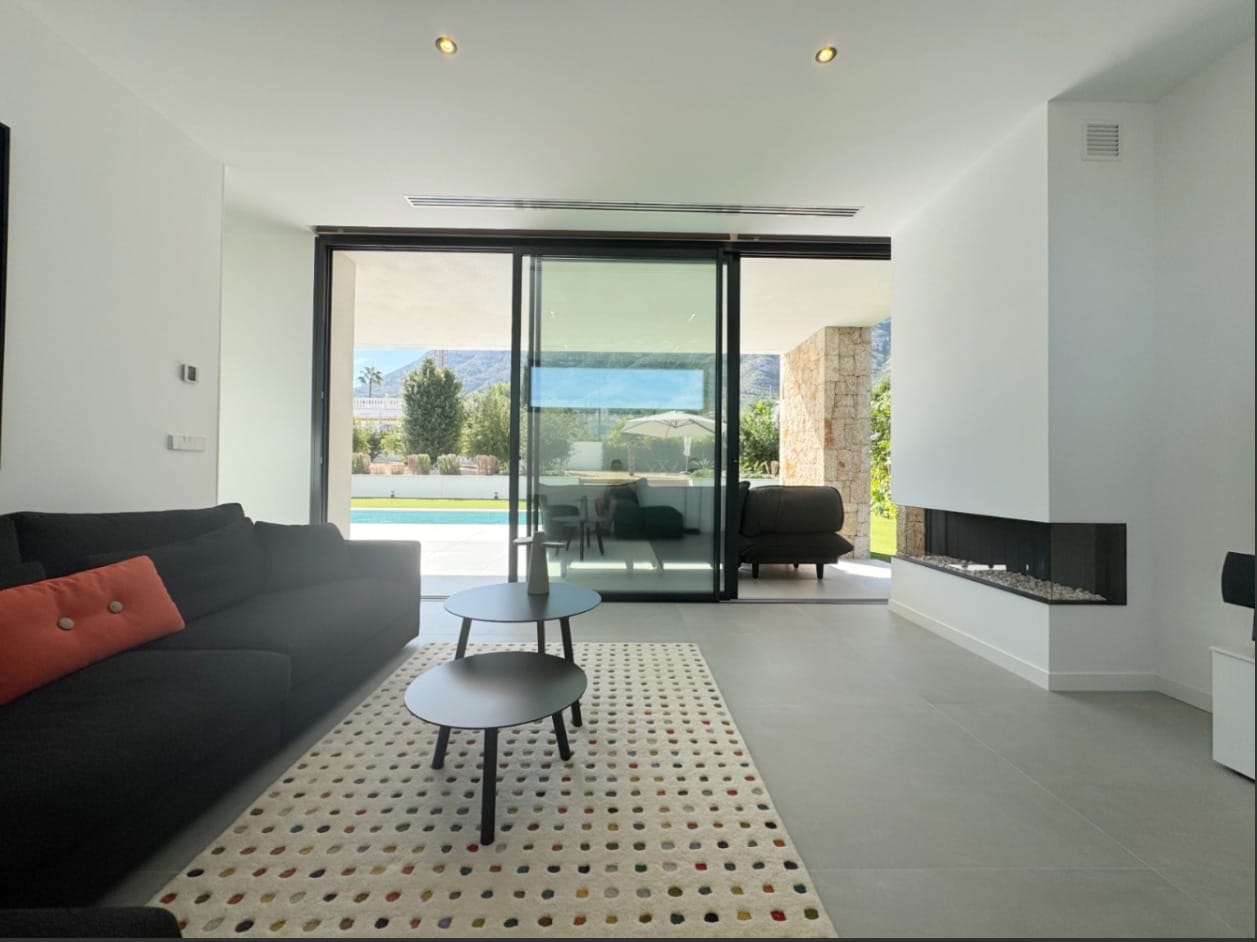 Modern chalet in Denia, energy efficiency A.
