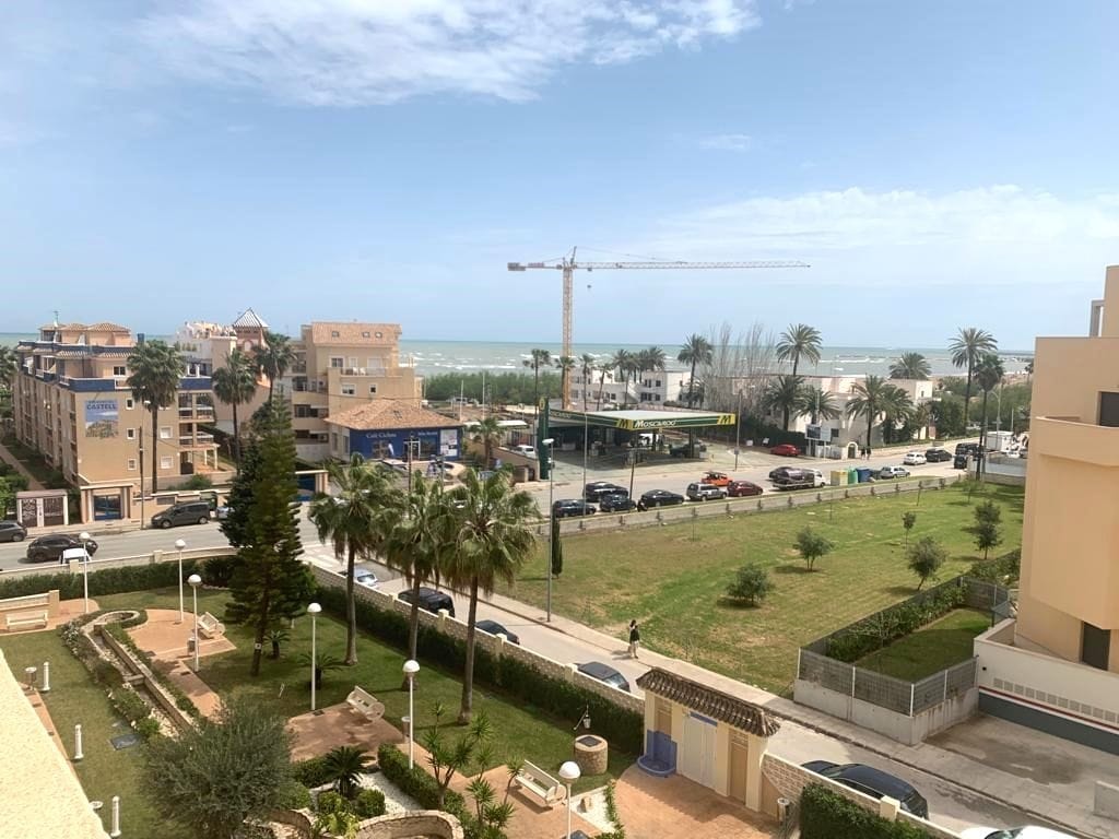 Ático dúplex a escasos metros del mar