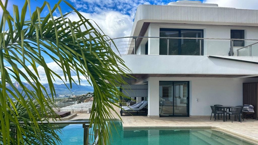 Villa de Lujo en Altea Hills con Vistas Panorámicas al Mar