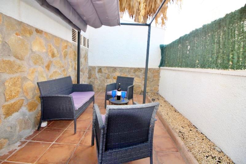 Apartamento con dos terrazas a pocos pasos de la playa en Oliva Nova