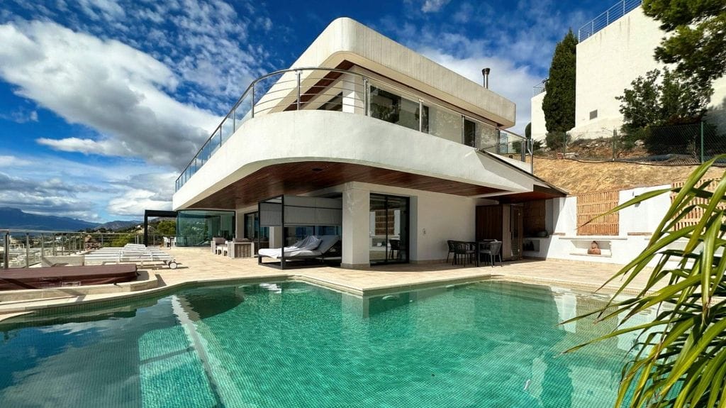Villa de Lujo en Altea Hills con Vistas Panorámicas al Mar