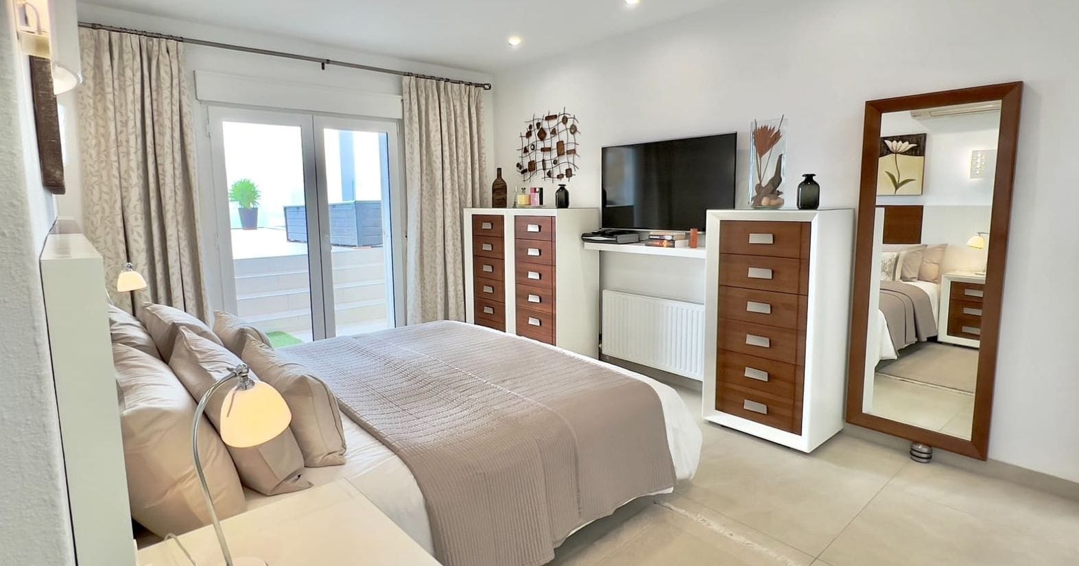 Villa de 5 dormitorios y piscina en Teulada, Alicante