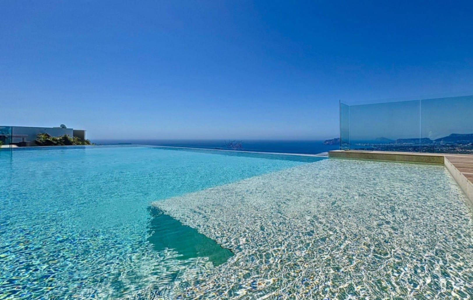 Luxe villa in Moraira met panoramisch uitzicht op zee