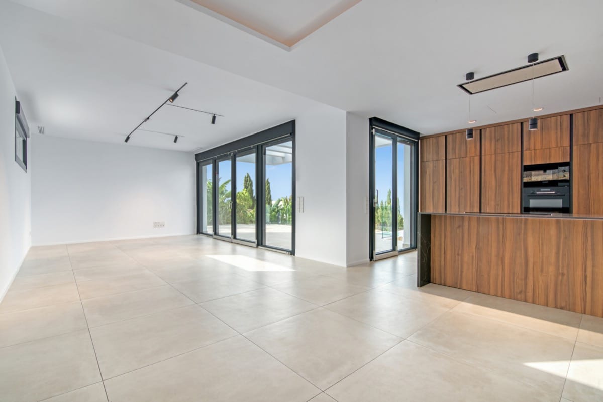 Luxury Villa with Sea Views and Natural Surroundings in Dénia