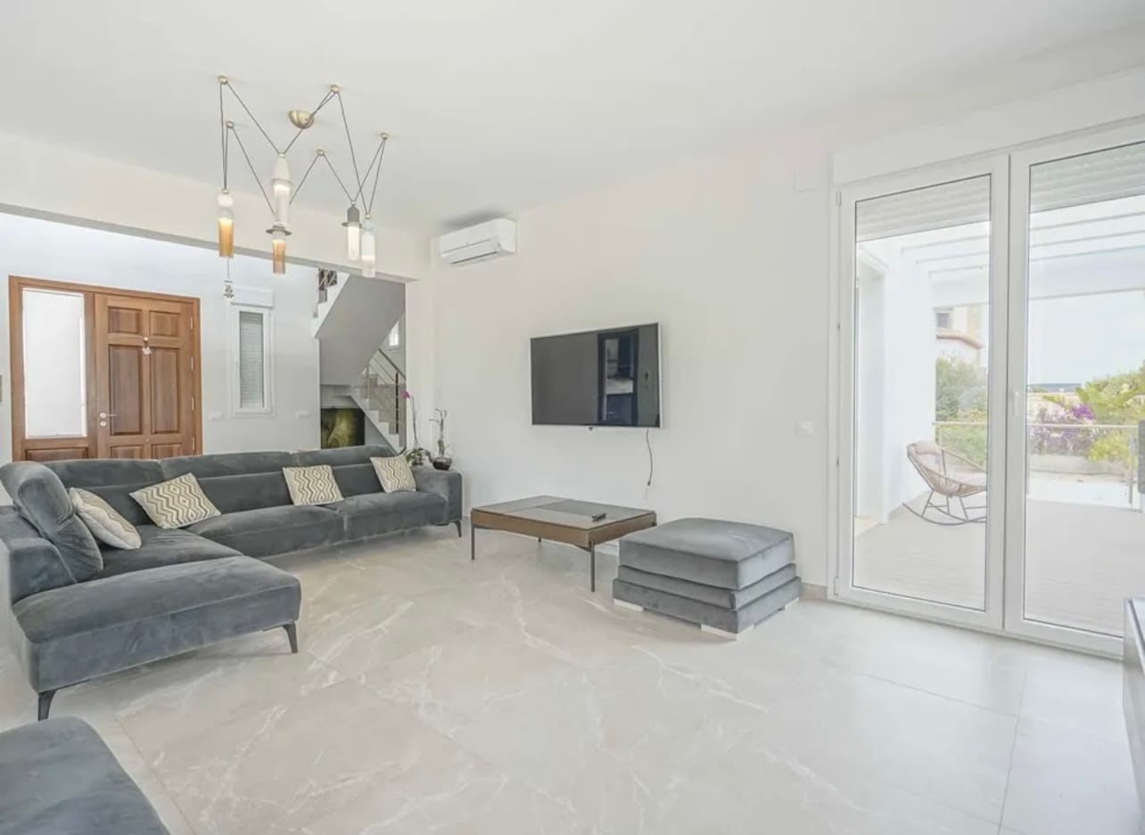 Lujosa Villa con Vistas al Mar en Pinosol, Jávea
