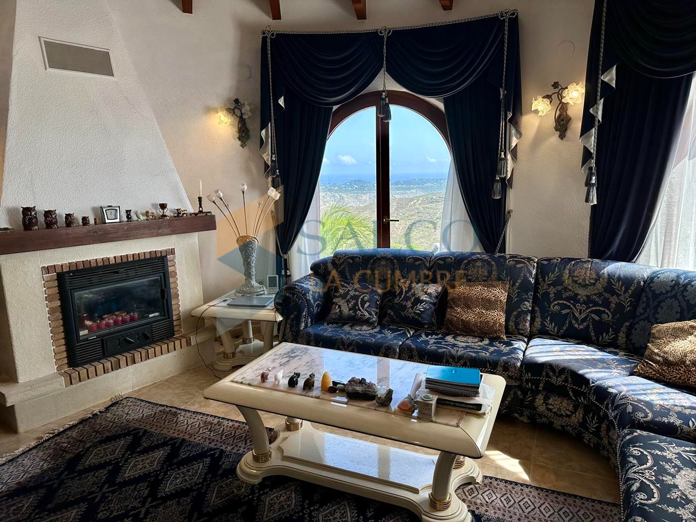 Villa met zwembad, tuin en uitzicht op zee in Cumbre del Sol
