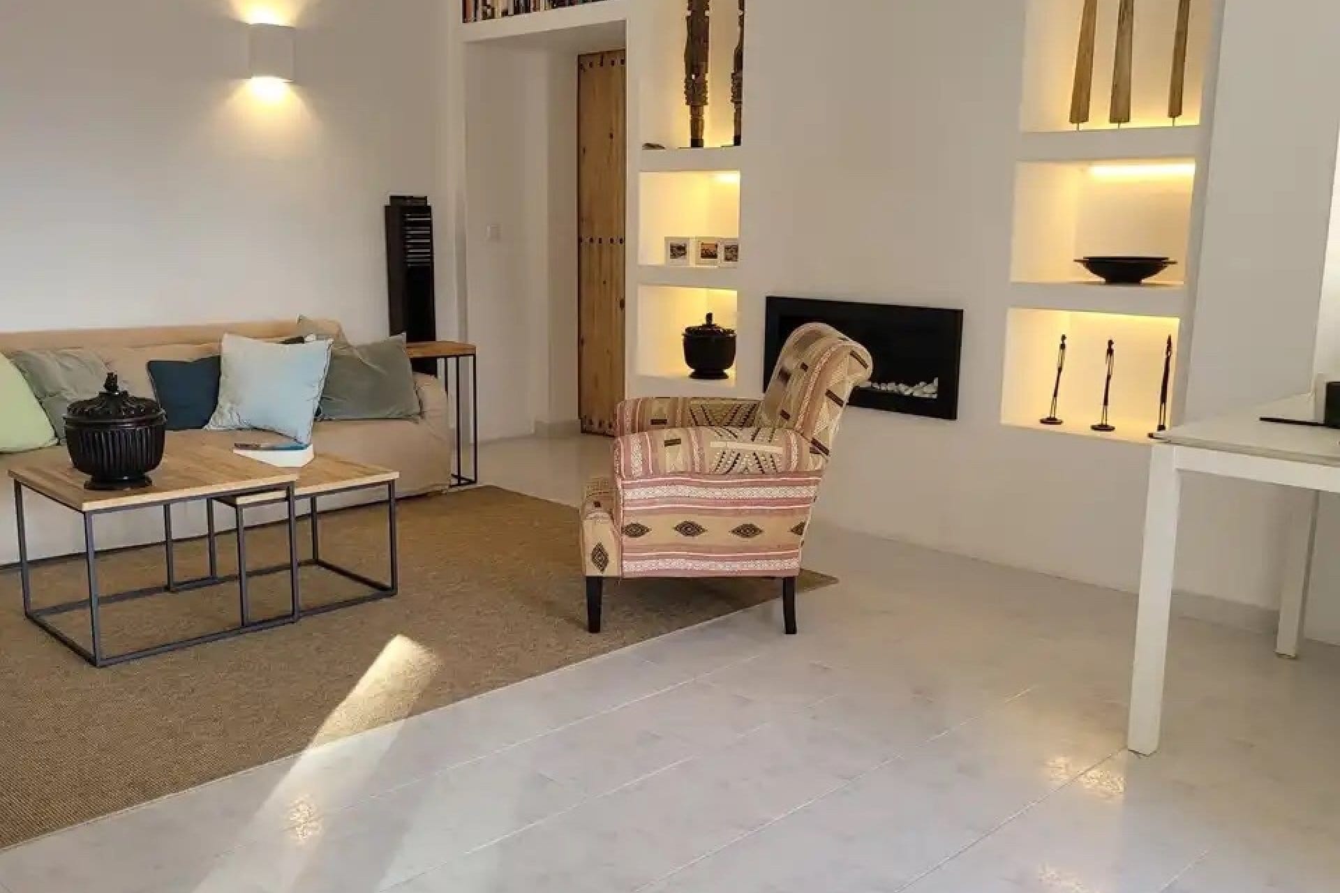 Ibizan villa mit großem Privatgrundstück und Meerblick zum Verkauf in Moraira.
