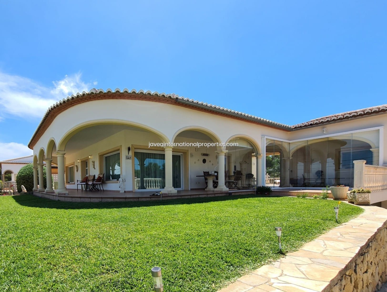 Exclusiva Villa en Granadella con Vistas al Mar
