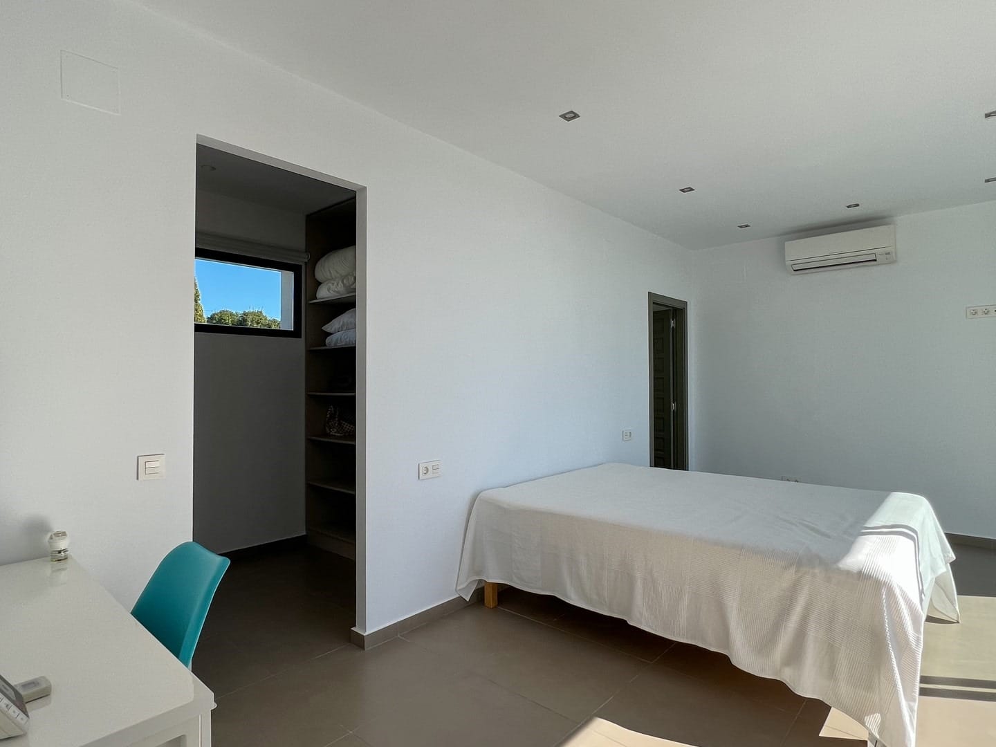 VILLA MODERNE EXCLUSIVE À VENDRE À MORAIRA