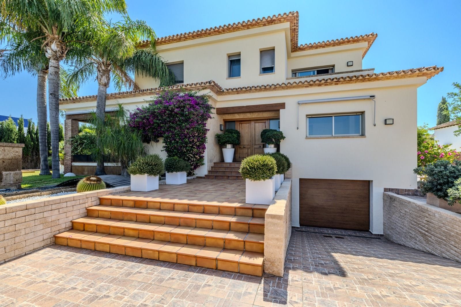 PRECIOSA VILLA EN DENIA MUY CERCA DEL PUEBLO