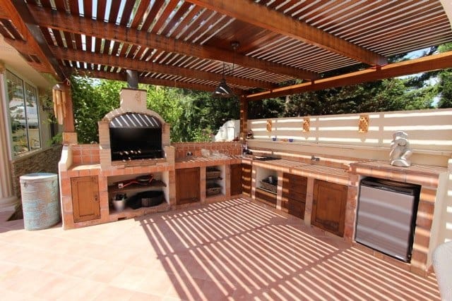 VILLA DANS UN EXCELLENT EMPLACEMENT