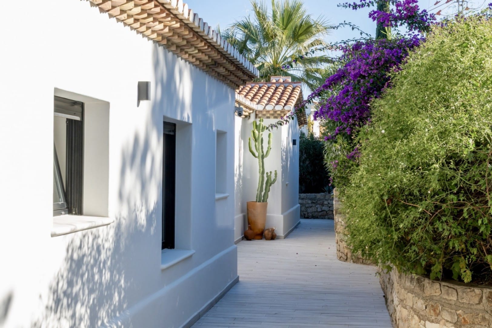 Excepcional villa de 3 dormitorios y piscina y vistas al mar en Denia