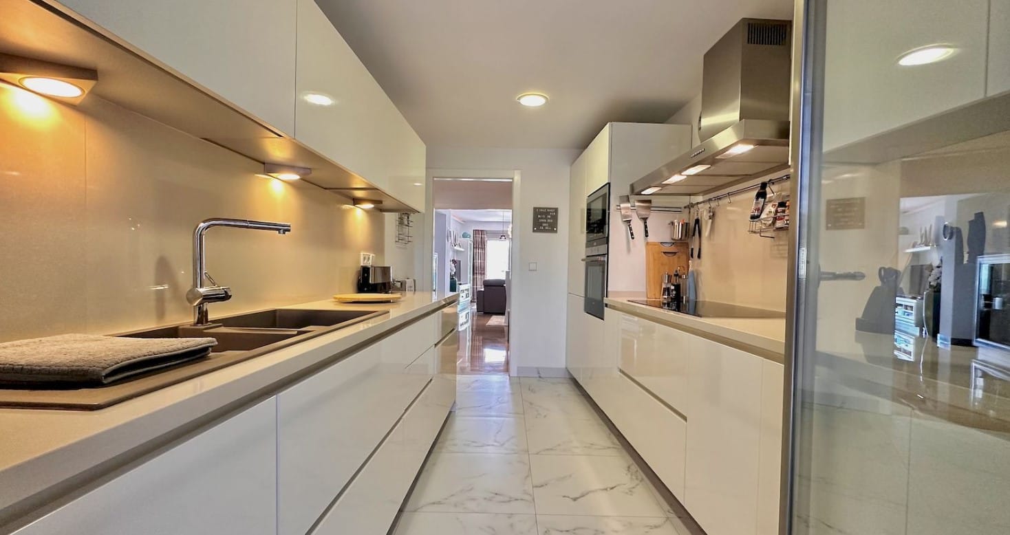 Apartamento en primera línea de la Playa del Arenal en Jávea