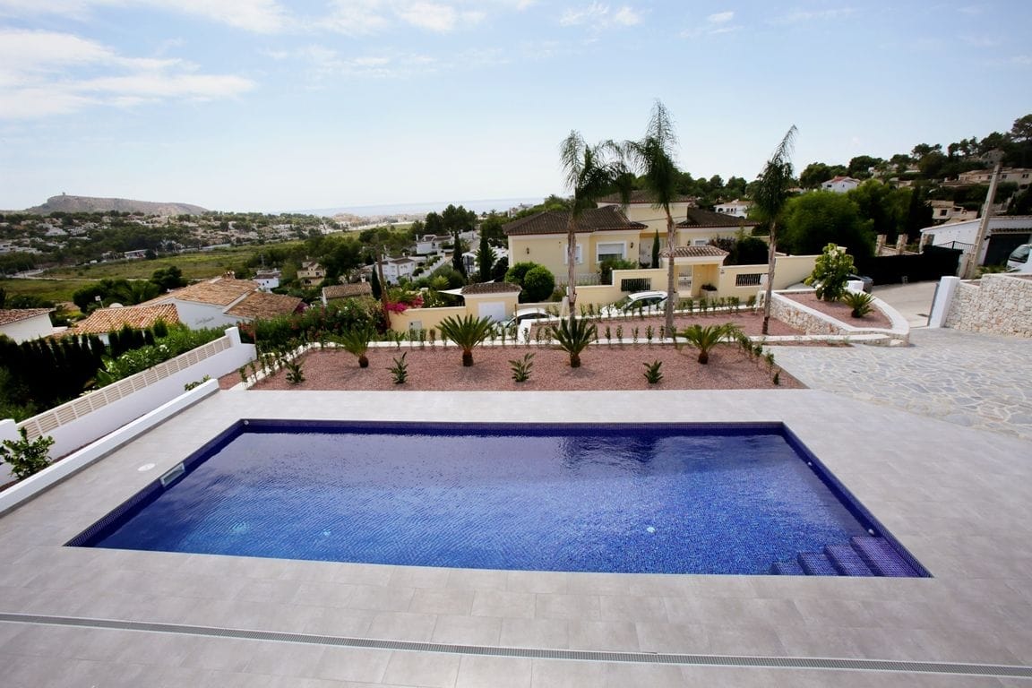 Villa de style moderne avec vue sur la mer à Moraira