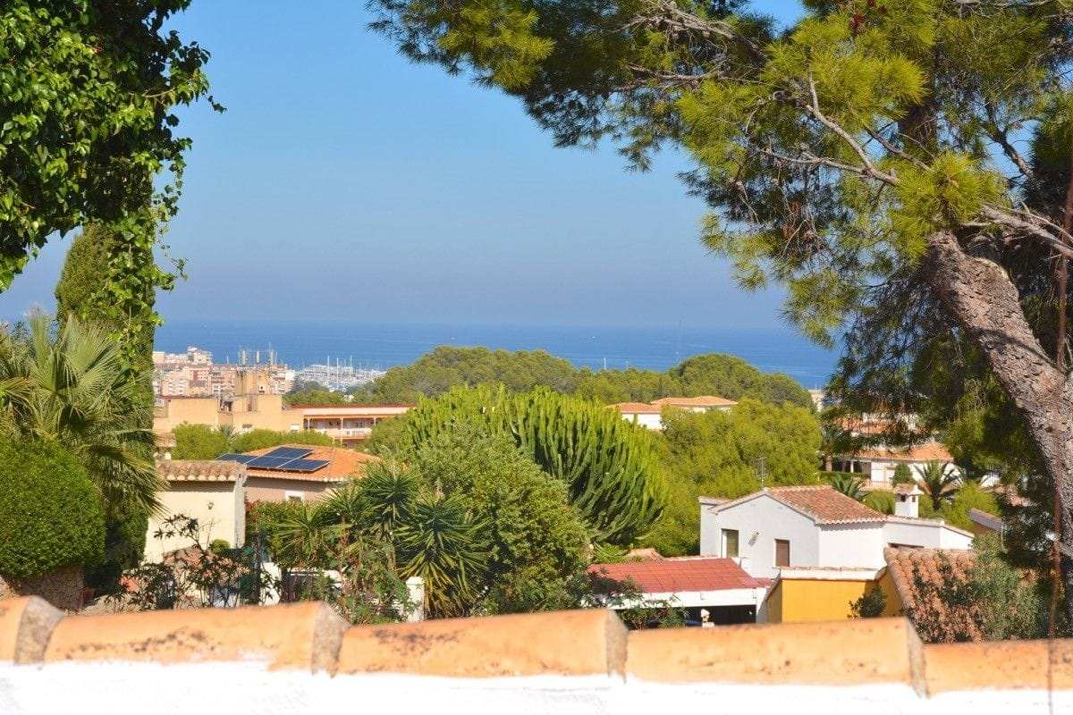 Villa en venta en Denia zona montgo
