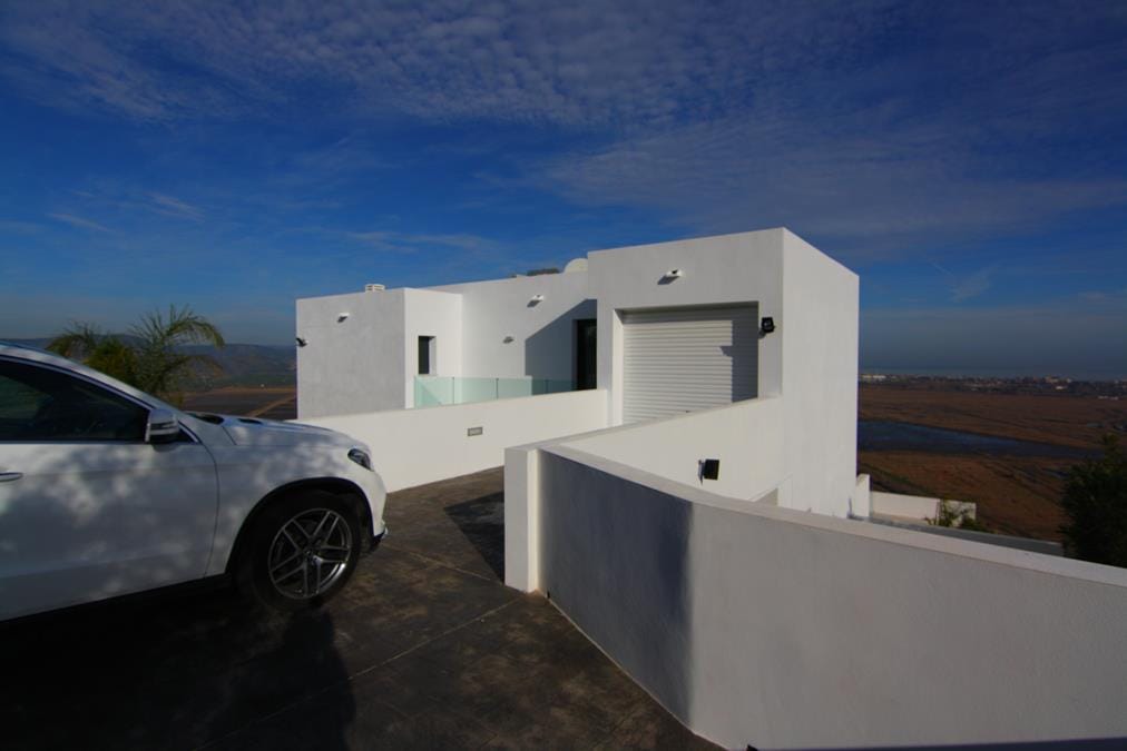 Impresionante villa de nueva construcción en venta con vistas al mar