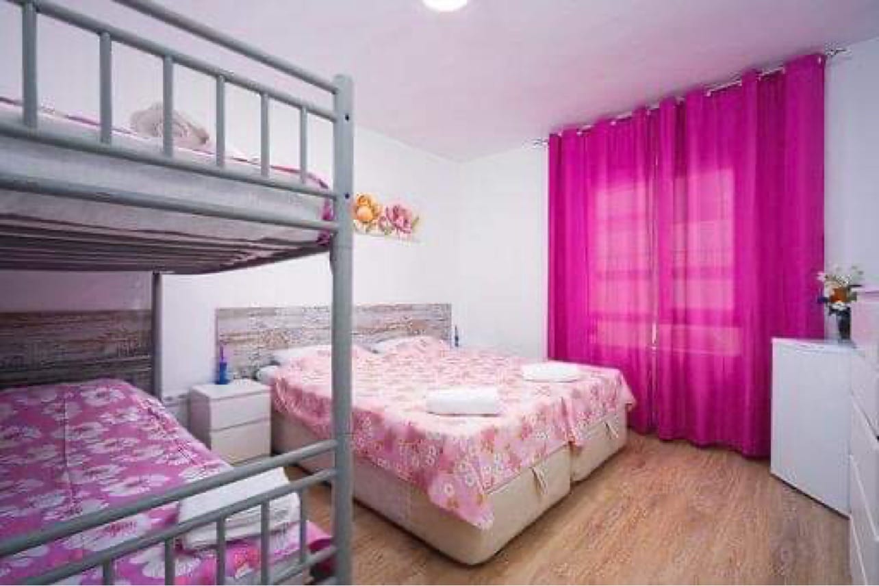 Hostal con licencia turística en venta en el centro de Denia