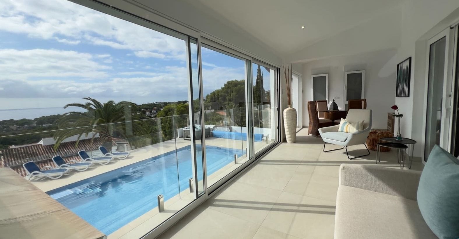 Villa de 5 dormitorios y piscina en Teulada, Alicante