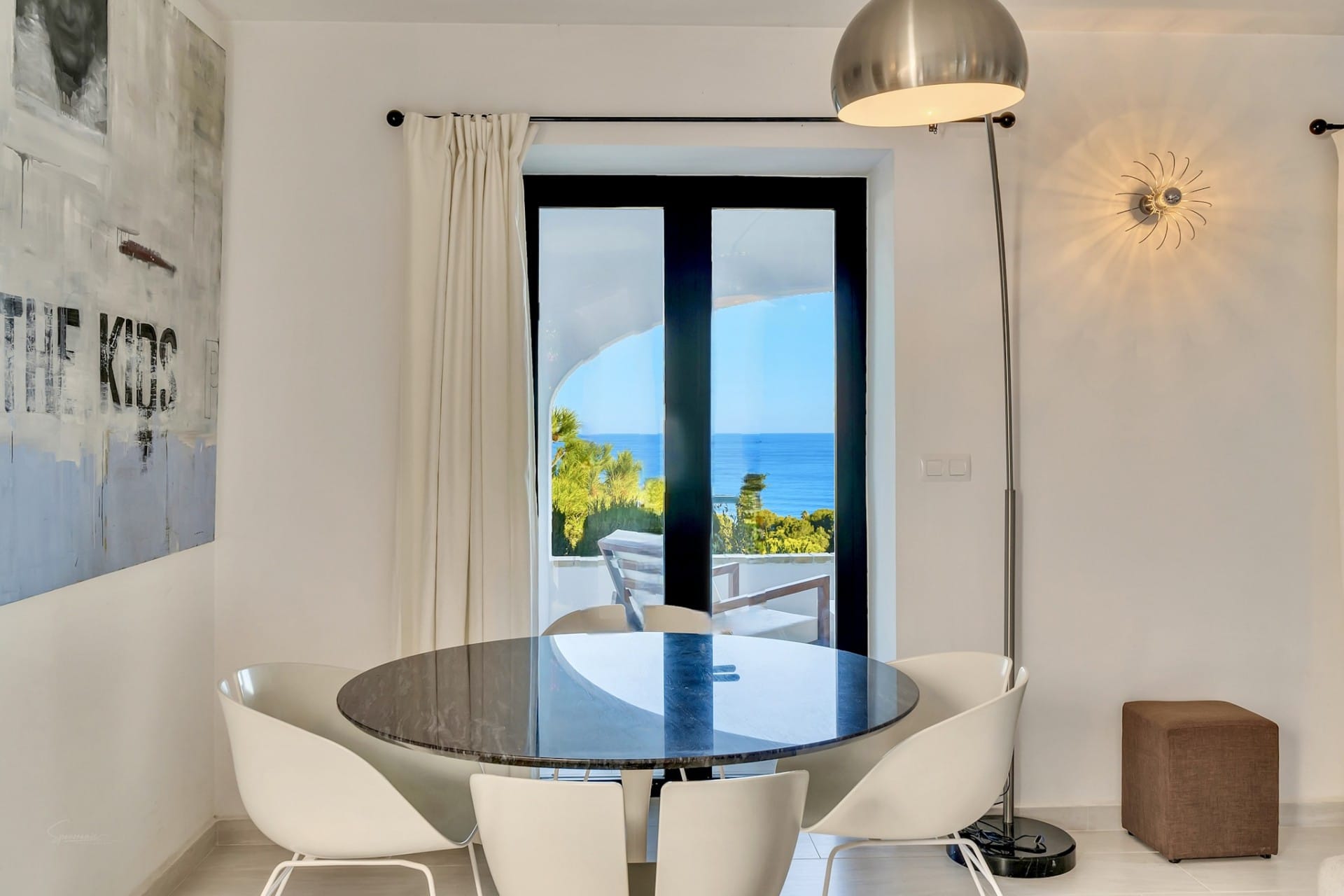 Excepcional villa de 3 dormitorios y piscina y vistas al mar en Denia