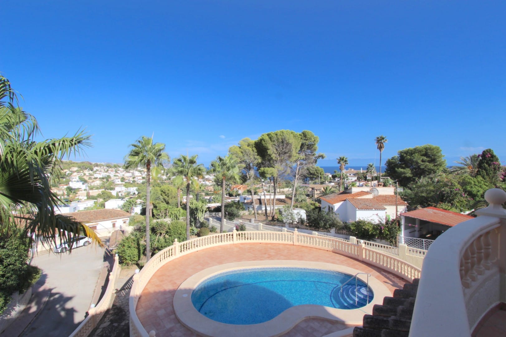 VILLA DE ESTILO MEDITERRANEO