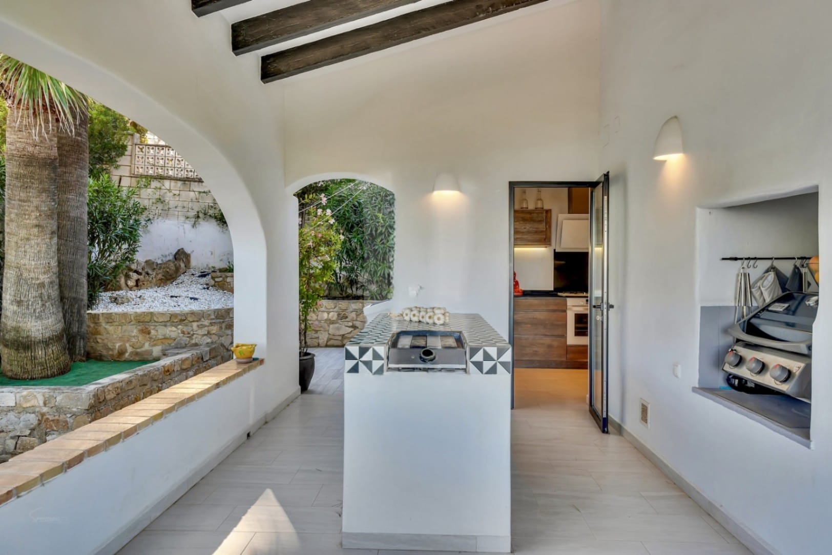 Excepcional villa de 3 dormitorios y piscina y vistas al mar en Denia