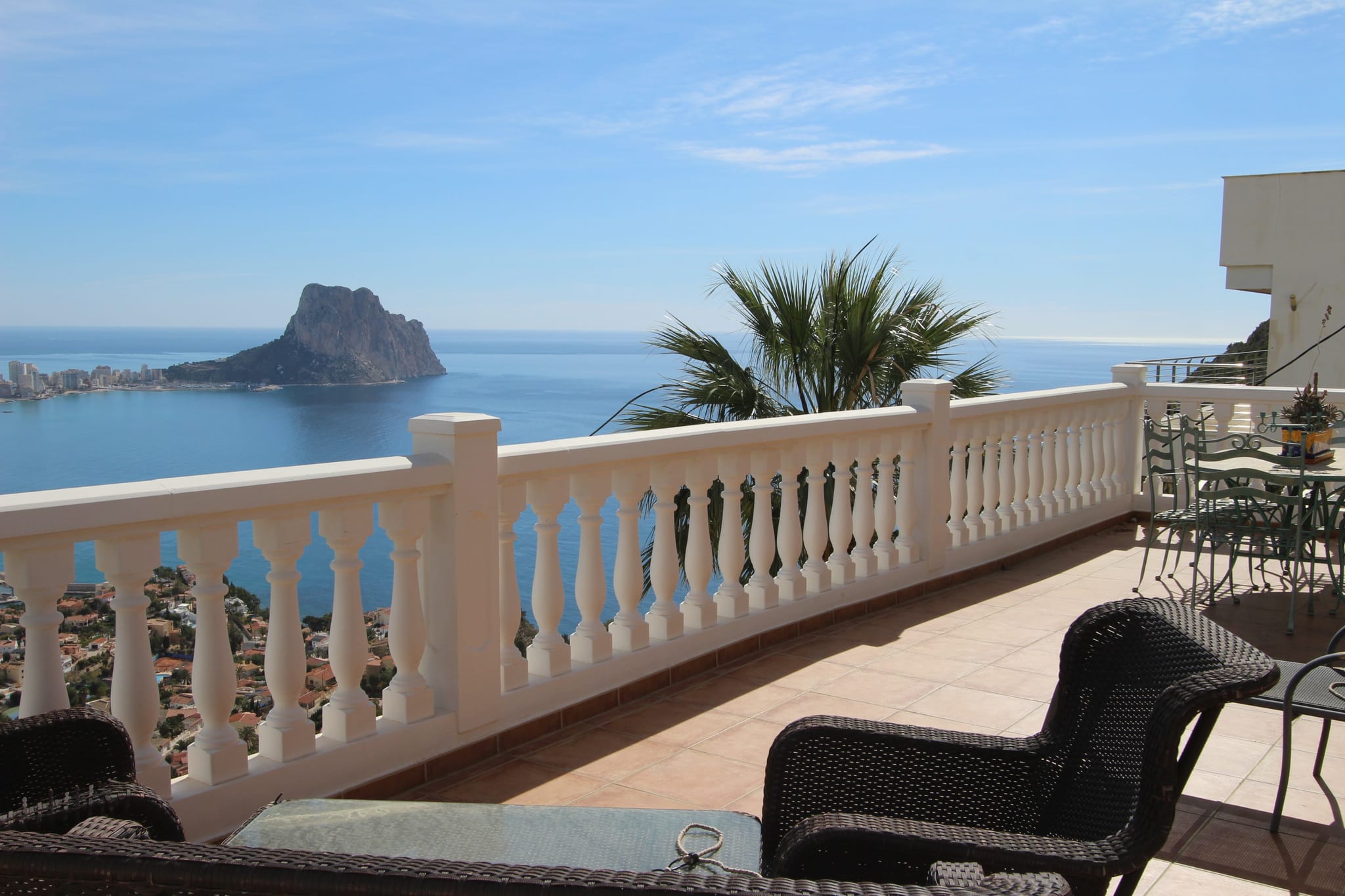 VILLA CON VISTAS IMPRESIONANTES AL MAR