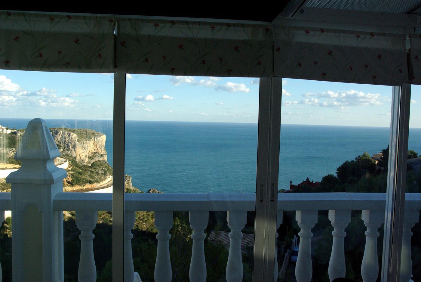 Villa con vistas al mar y cocina de verano en Cumbre del Sol