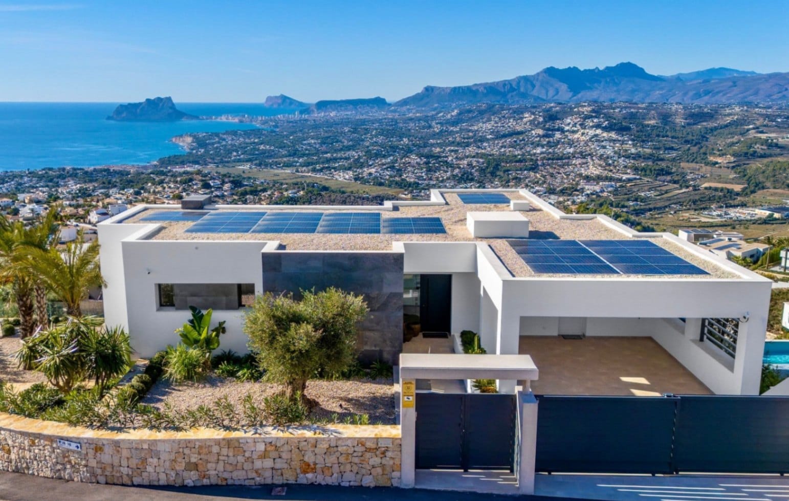 Luxe villa in Moraira met panoramisch uitzicht op zee