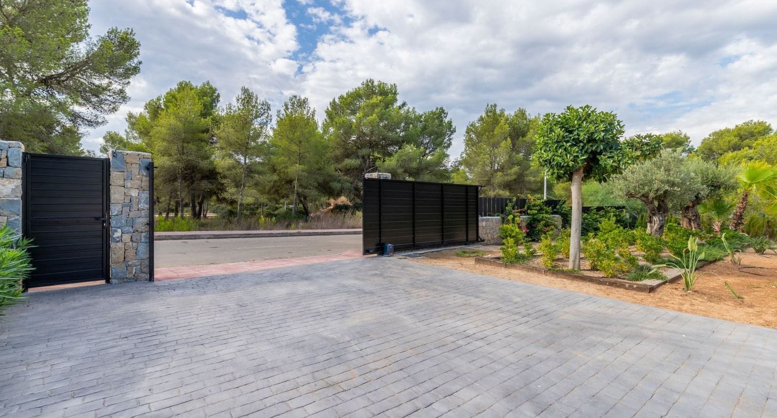 Villa de lujo de obra nueva en Jávea – Parcela sur de 1.032 m², piscina climatizada y alta eficiencia energética