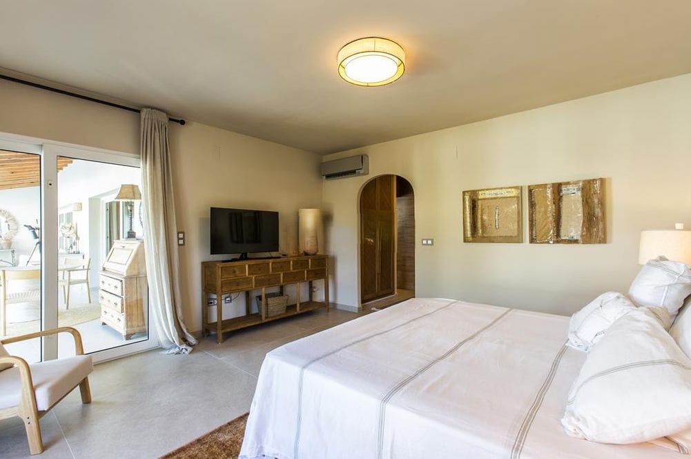 Villa zum Verkauf mit 4 Schlafzimmern und Pool in Denia, Alicante